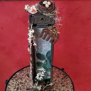 Antique shadow garden box